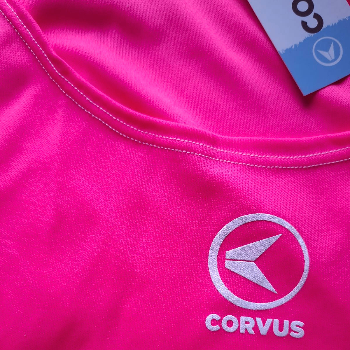 Musculosa Deportiva Sao Fucsia | Running y Gym | Corvus