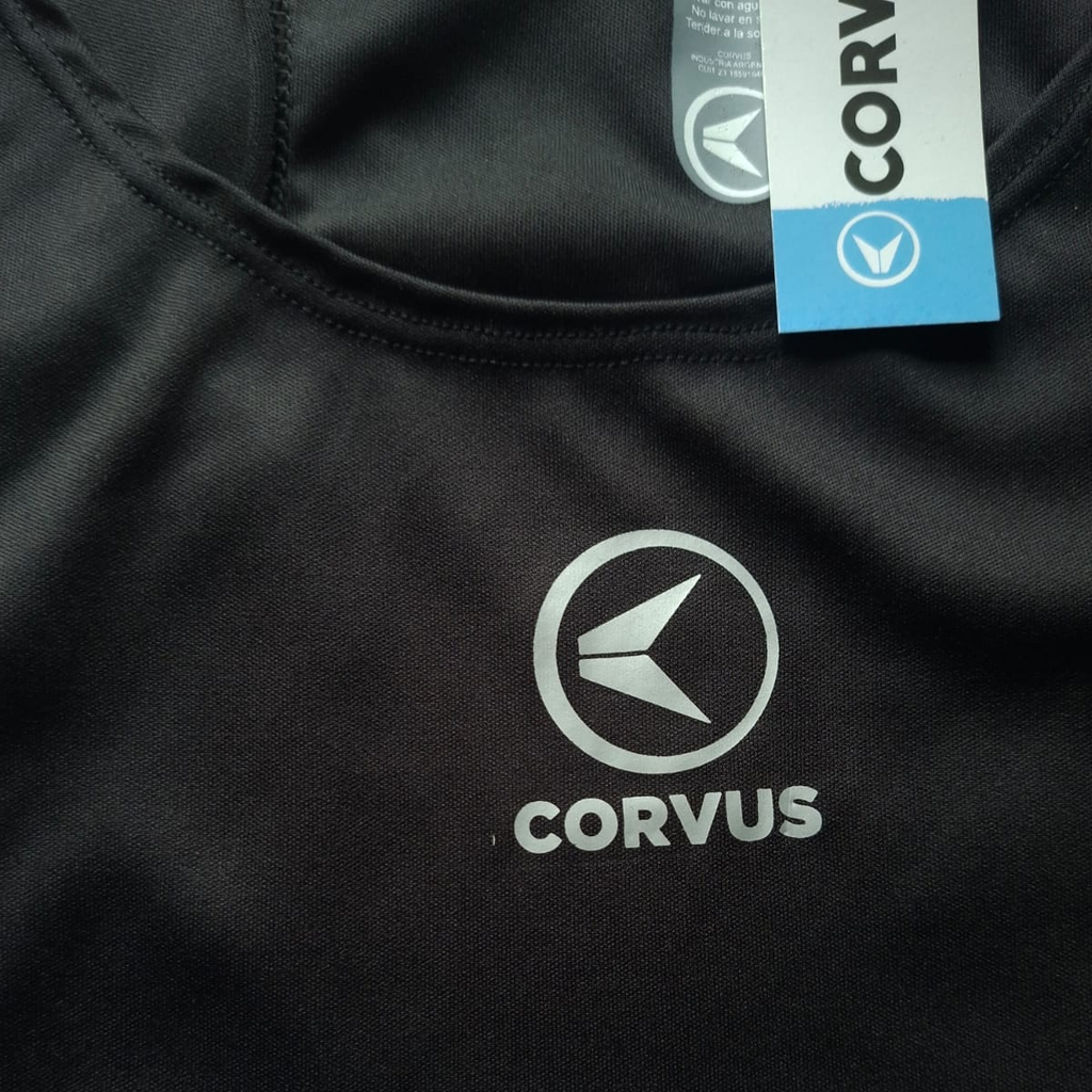 Musculosa Deportiva Sao Negro | Running y Gym | Corvus